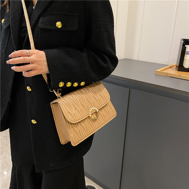 Women’s Pleated Diamond Quilted Small Square Crossbody Bag Winter 2022 Trendy Style