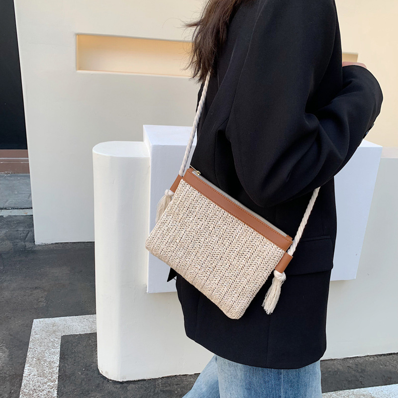 2022 New Woven Straw Shoulder Handbag Large Capacity Women's Beach Tote - Image 3