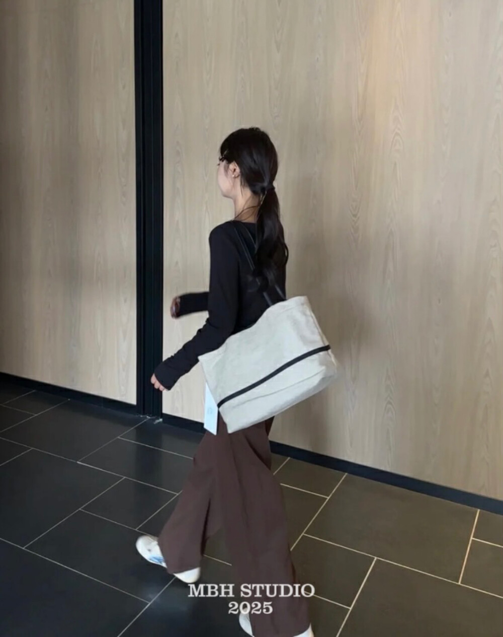 MBH Minimalist Cotton Linen and Leather Tote Bag Large Capacity Commuter Shoulder Bag