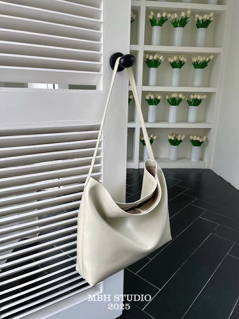MBH Minimalist Leather Tote Bag Large Capacity Shoulder Bag with Storage Pouch