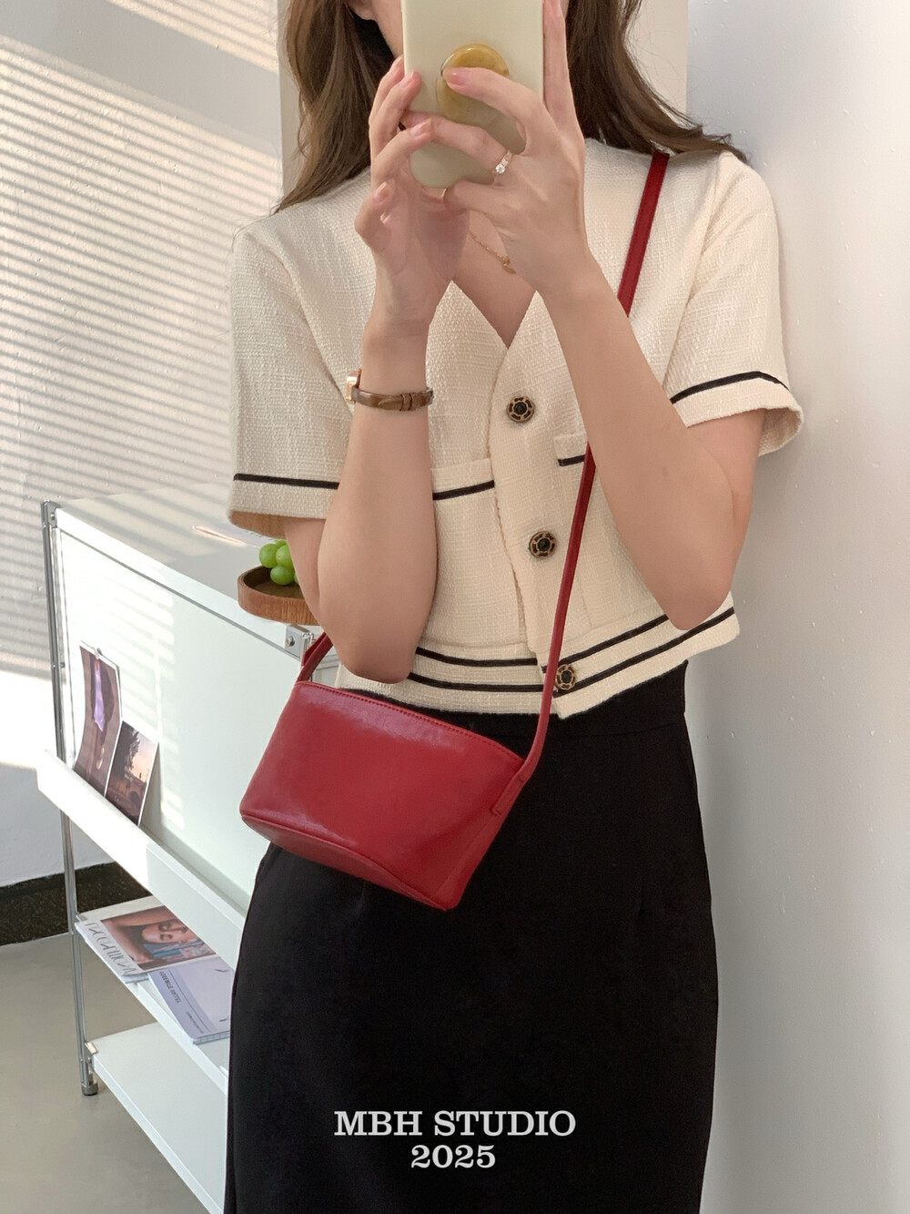 MBH Vegetable-Tanned Leather Yuanbao Crossbody Phone Bag Retro