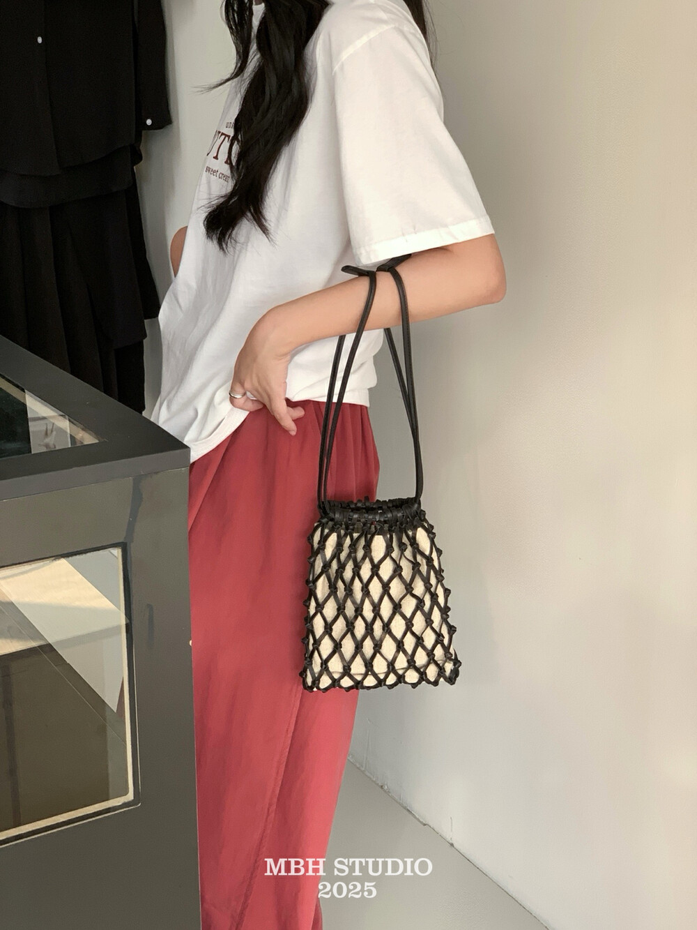 MBH Women’s Handmade Woven Leather Phone Bag Geometric Cutout Square Tote